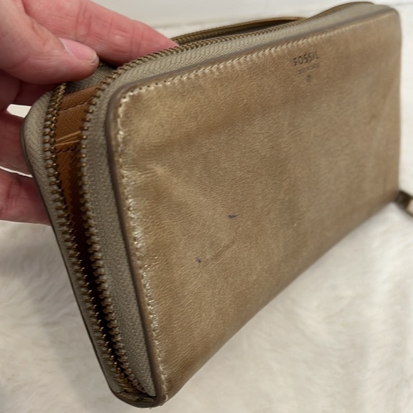 FOSSIL gold sparkle wallet zipper close coin section - Picture 9 of 15
